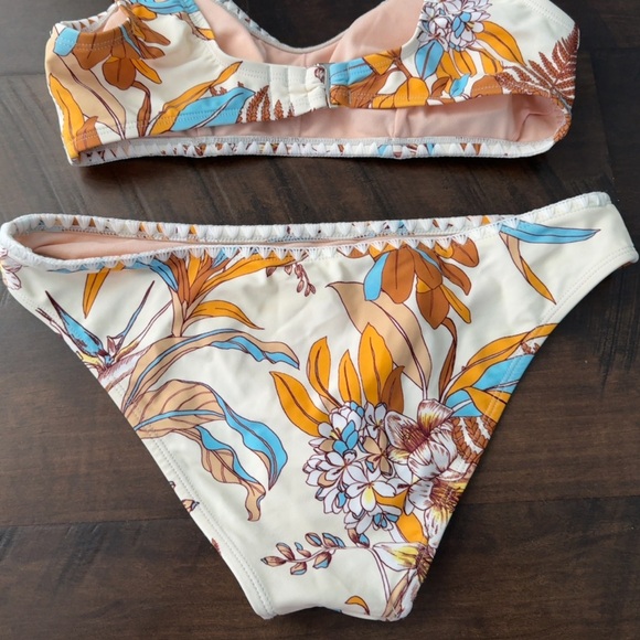 Bikini Set - Picture 15 of 16